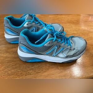 New Balance 1540v3 walking shoes Women’s size 5